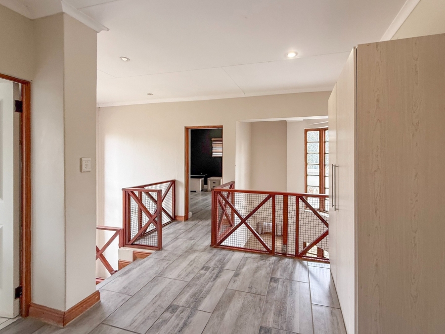 3 Bedroom Property for Sale in WestLake Country Safari Estate North West